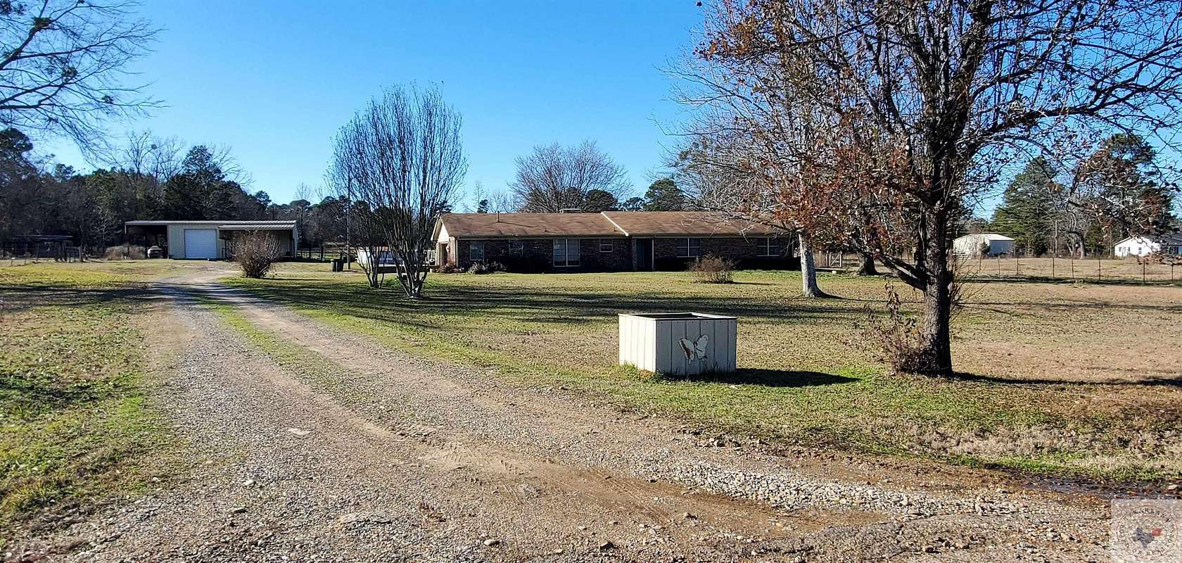 7.05 Acres of Residential Land with Home for Sale in Texarkana, Arkansas