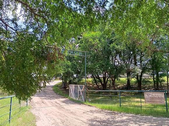 44.35 Acres of Agricultural Land with Home for Sale in Corsicana, Texas