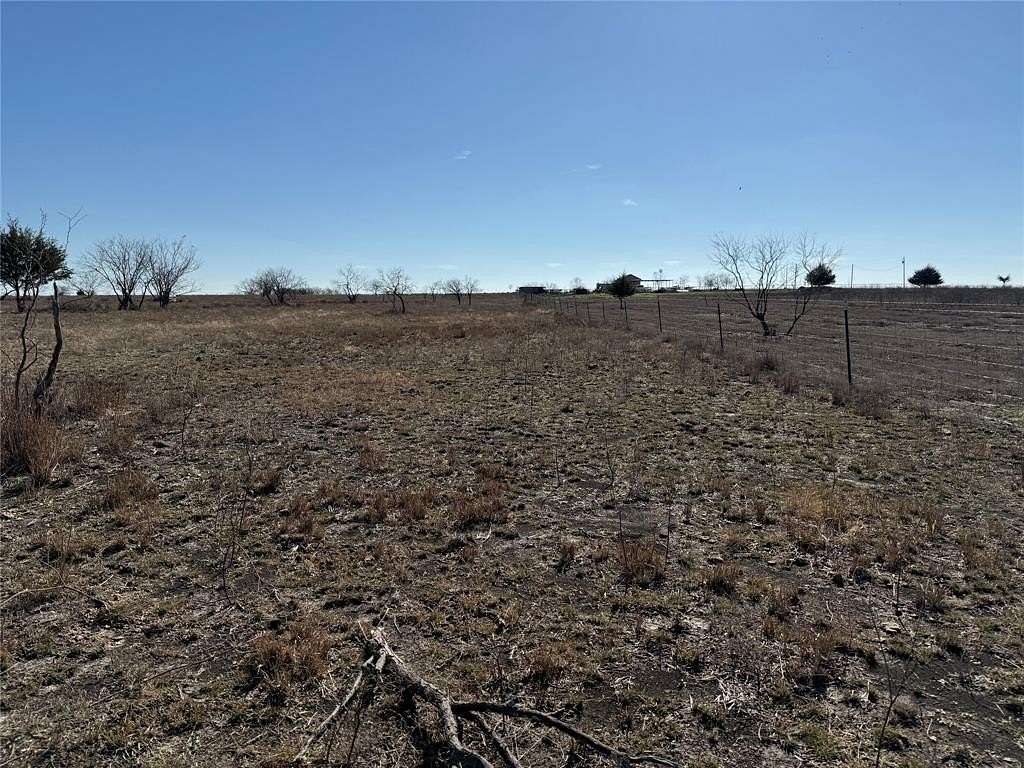 10.01 Acres of Land for Sale in Barry, Texas