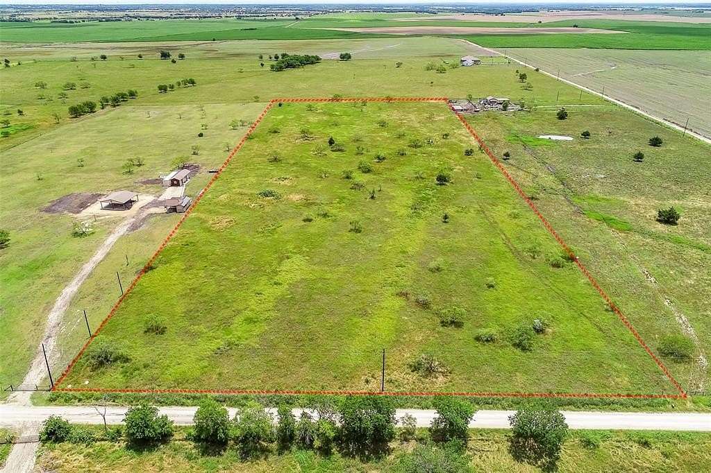 10 Acres of Land for Sale in Barry, Texas