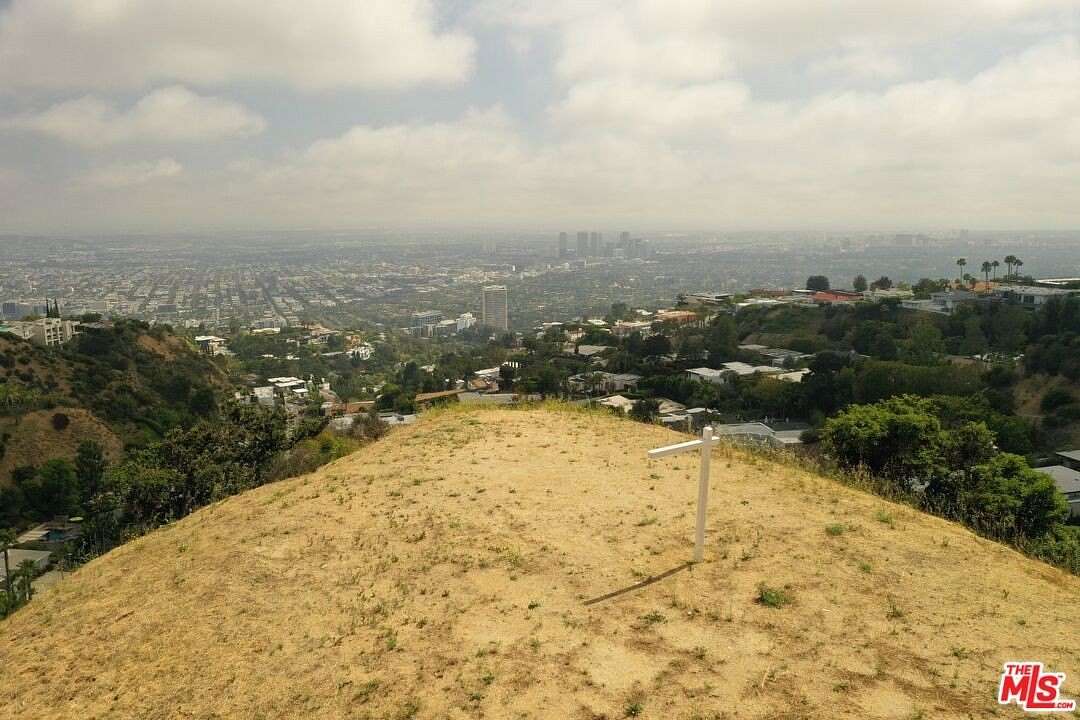 2.25 Acres of Residential Land for Sale in Los Angeles, California