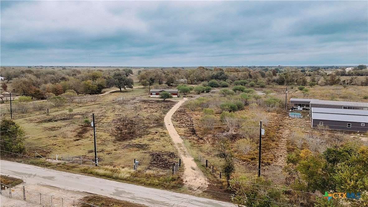 4.061 Acres of Residential Land for Sale in Luling, Texas