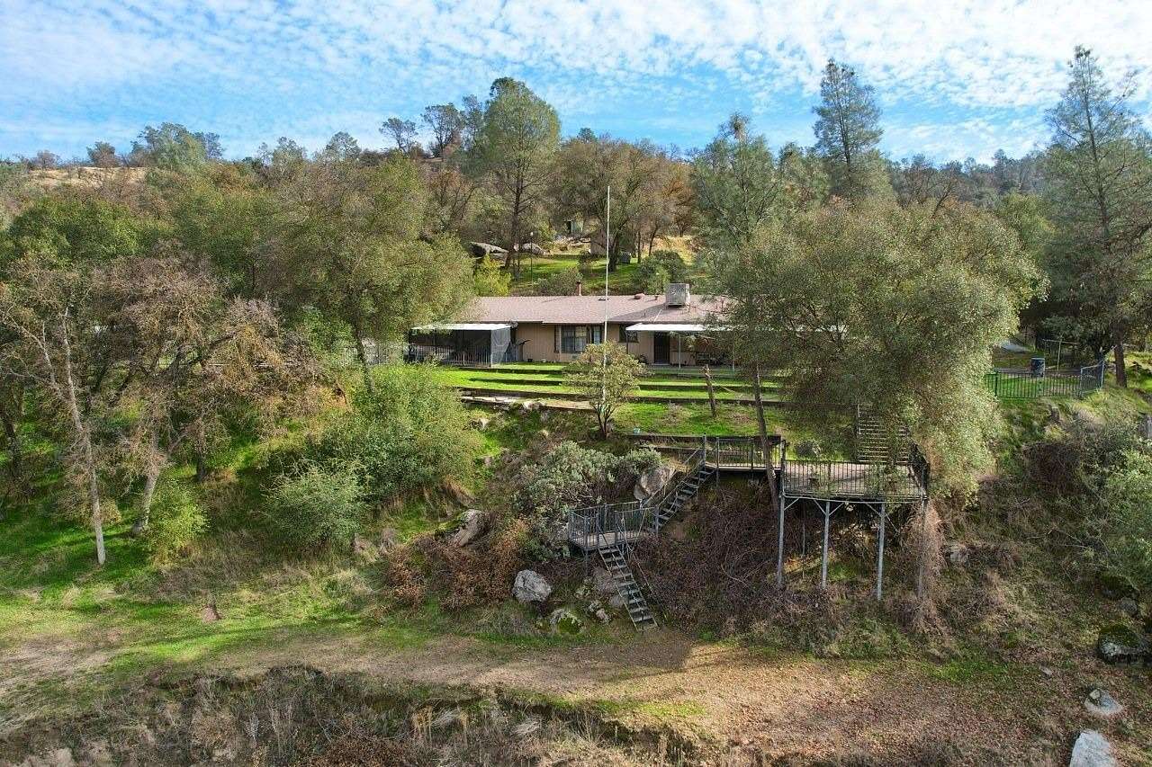 3.08 Acres of Residential Land with Home for Sale in Coarsegold, California