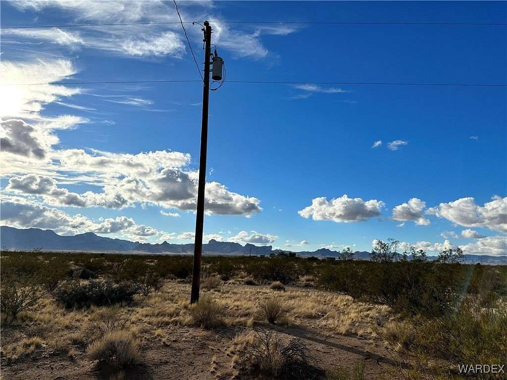 5.41 Acres of Land for Sale in Golden Valley, Arizona