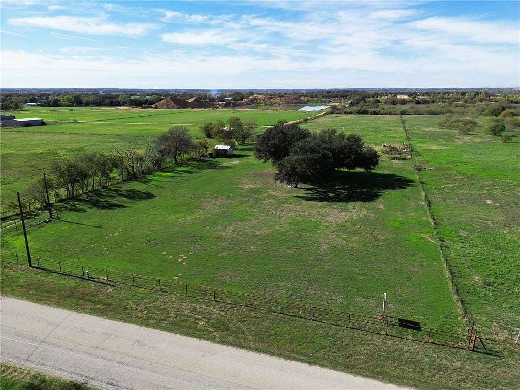 10 Acres of Land with Home for Sale in Aurora, Texas