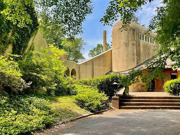 4.38 Acres of Residential Land with Home for Sale in Muttontown, New York