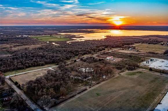 18.239 Acres of Land with Home for Sale in Pottsboro, Texas