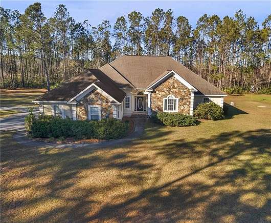 5.24 Acres of Residential Land with Home for Sale in Waycross, Georgia