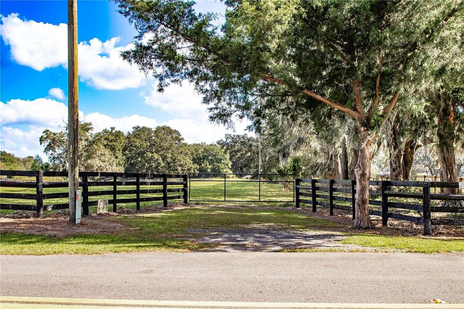 30 Acres of Land for Sale in Morriston, Florida