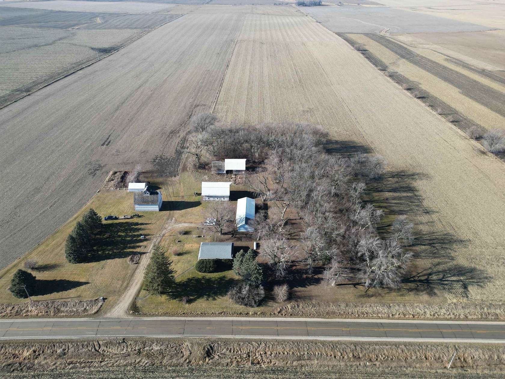 6.42 Acres of Residential Land with Home for Sale in Alta, Iowa