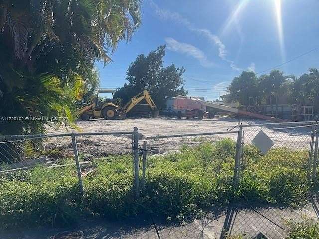 0.248 Acres of Residential Land for Sale in Hialeah, Florida