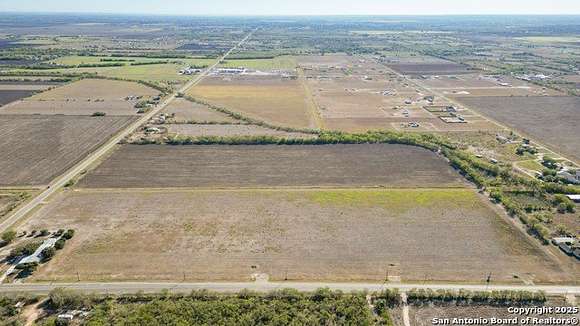 3.001 Acres of Residential Land for Sale in Natalia, Texas