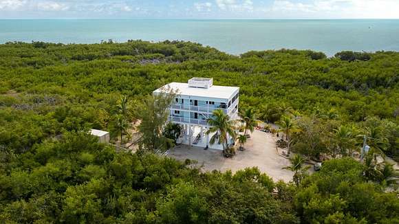 2.82 Acres of Residential Land with Home for Sale in Sugarloaf Key, Florida