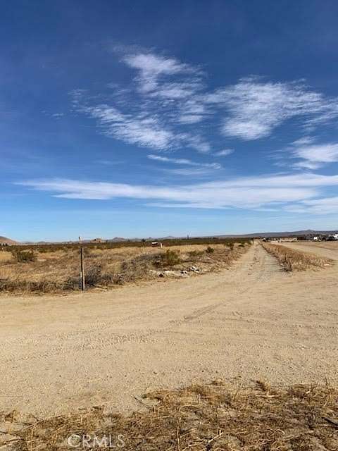 1.25 Acres of Land for Sale in Rosamond, California