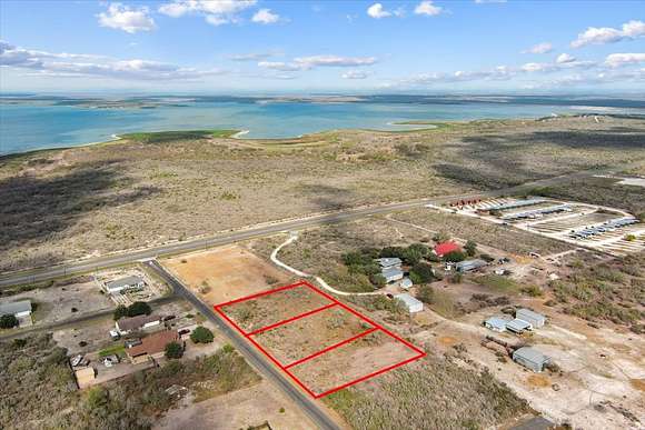 1.5 Acres of Residential Land for Sale in Three Rivers, Texas