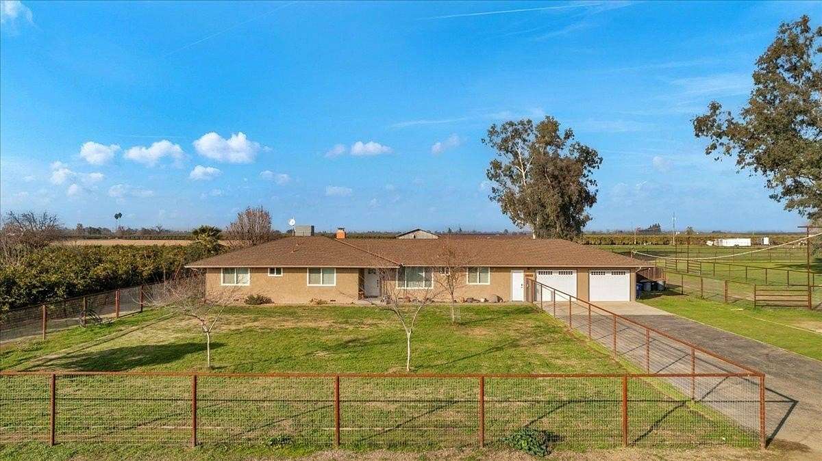 9.85 Acres of Residential Land with Home for Sale in Fresno, California