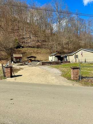 1 Acre of Residential Land for Sale in Ransom, Kentucky