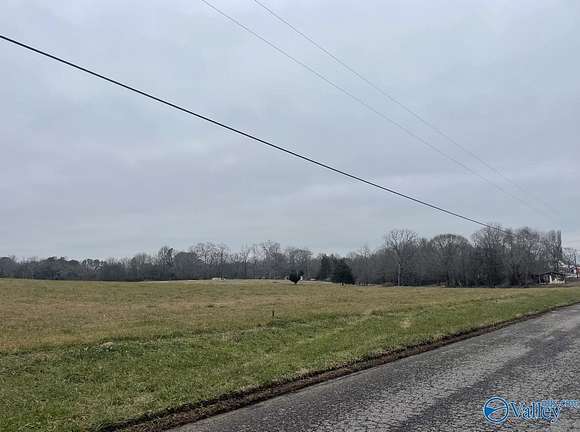 2 Acres of Residential Land for Sale in Arab, Alabama