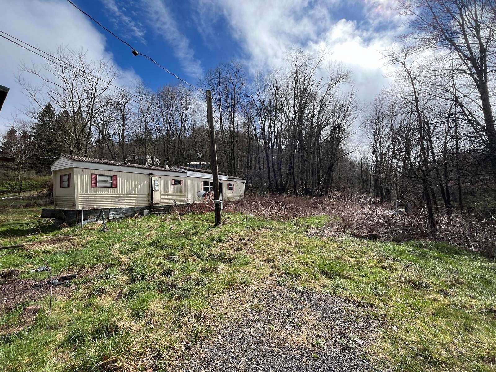 0.07 Acres of Residential Land for Auction in Tunnelton, West Virginia