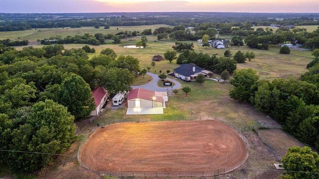 18.54 Acres of Land with Home for Sale in Van Alstyne, Texas