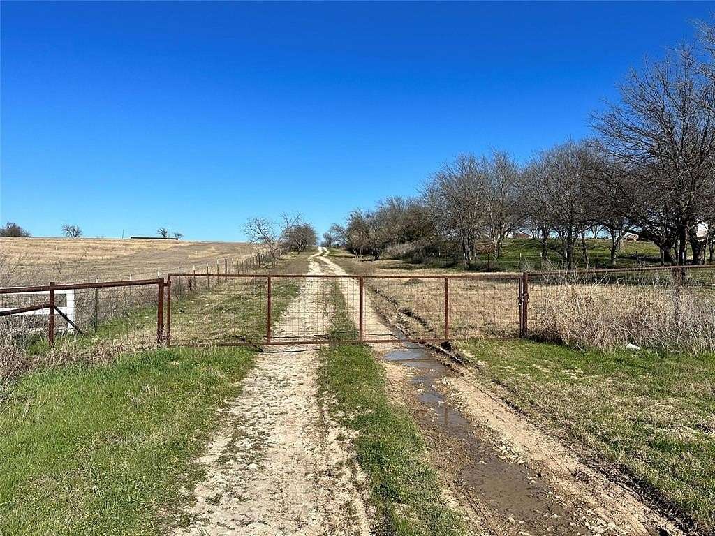 101.62 Acres of Agricultural Land for Sale in Mount Calm, Texas