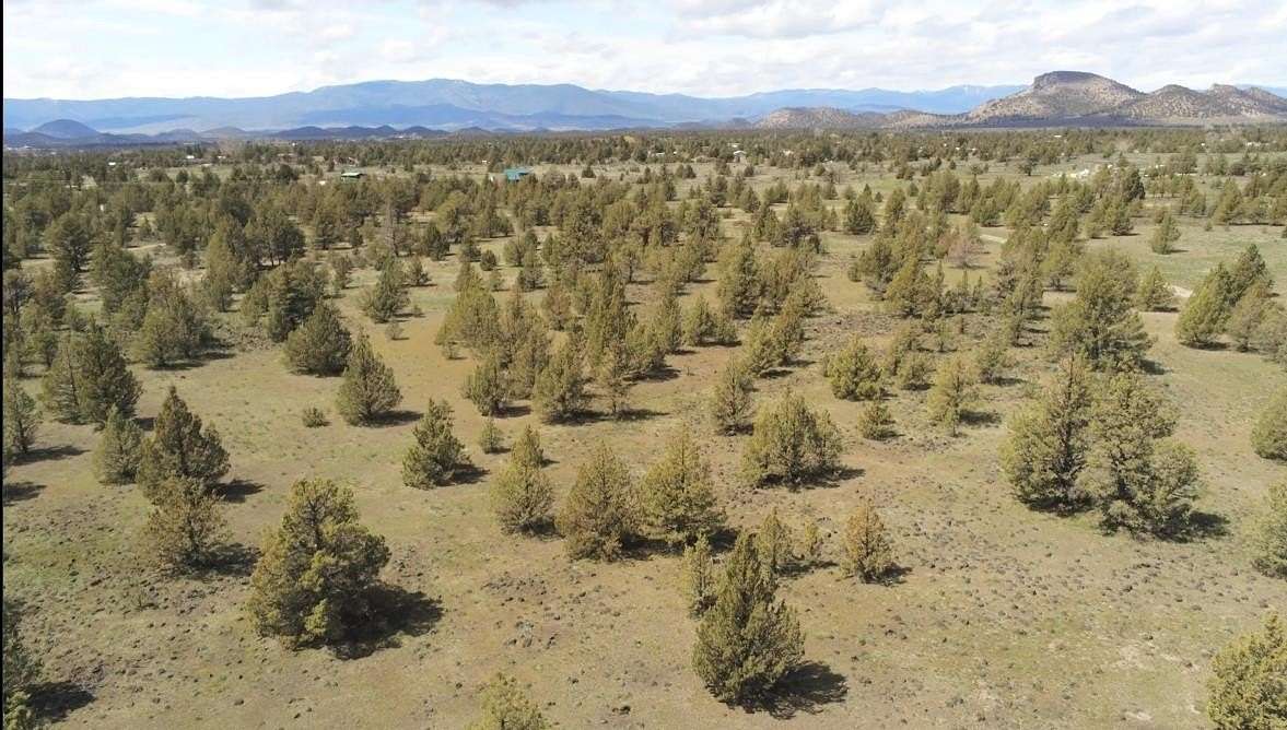 39.7 Acres of Recreational Land for Sale in Montague, California