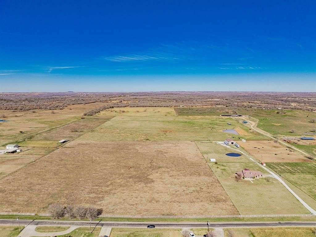 5 Acres of Residential Land for Sale in Bowie, Texas