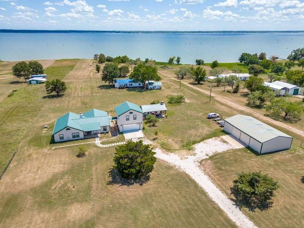 5.99 Acres of Residential Land with Home for Sale in Corsicana, Texas