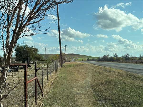 10 Acres of Improved Land for Sale in Hutto, Texas