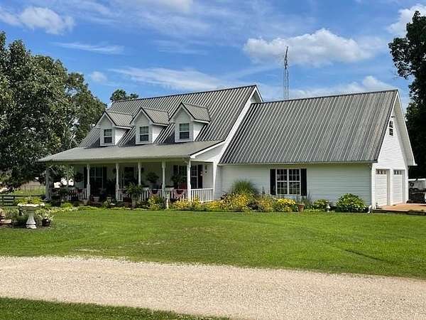 50 Acres of Agricultural Land with Home for Sale in Ash Flat, Arkansas