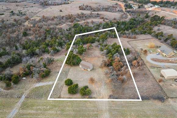 2.5 Acres of Residential Land with Home for Sale in Geary, Oklahoma