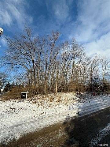 0.52 Acres of Residential Land for Sale in Bloomfield Hills, Michigan