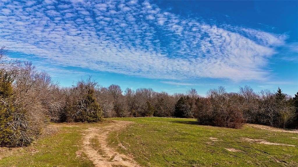 21.04 Acres of Land for Sale in Sulphur Springs, Texas