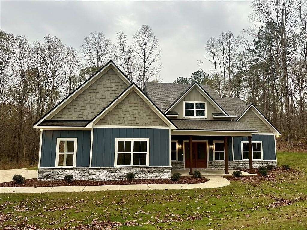 3.1 Acres of Residential Land with Home for Sale in Salem, Alabama