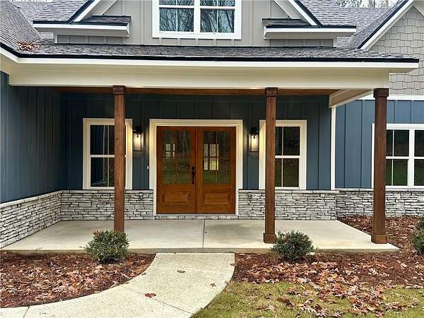 3.1 Acres of Residential Land with Home for Sale in Salem, Alabama