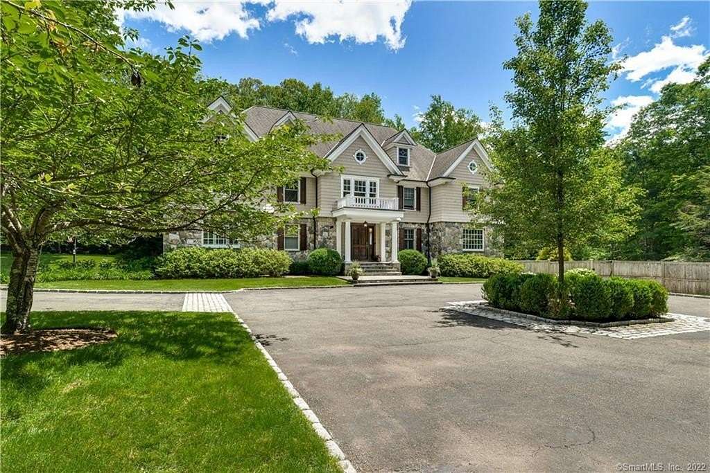 4.03 Acres of Residential Land with Home for Sale in New Canaan, Connecticut