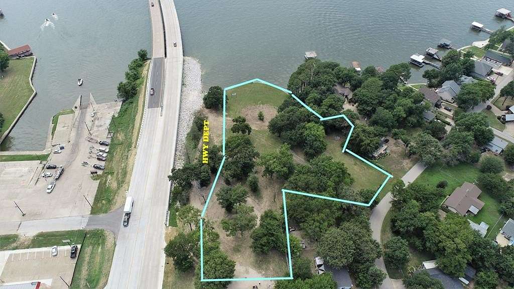 1.37 Acres of Mixed-Use Land for Sale in Gun Barrel City, Texas