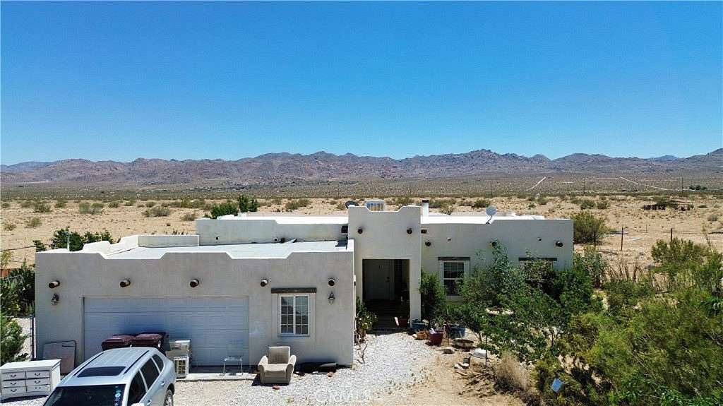 2.15 Acres of Residential Land with Home for Sale in Joshua Tree, California