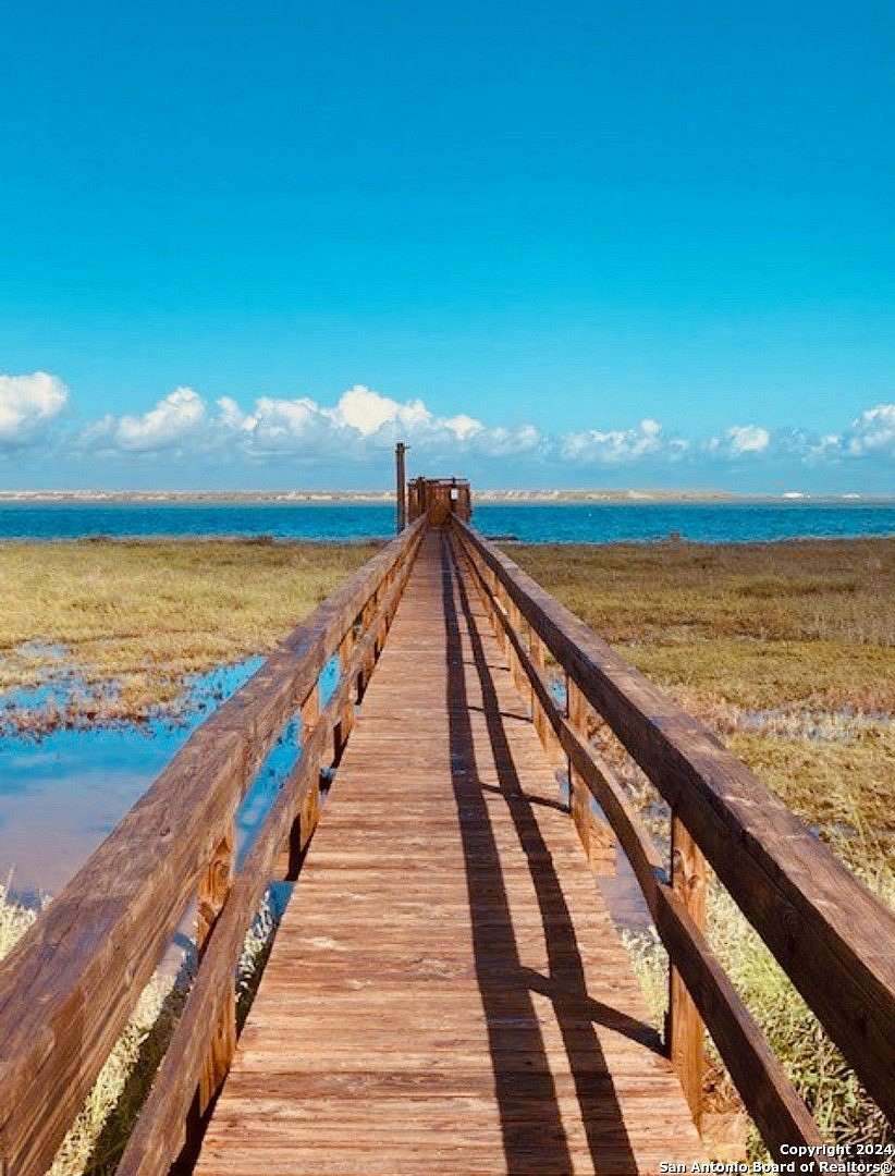 1 Acre of Land for Sale in Rockport, Texas