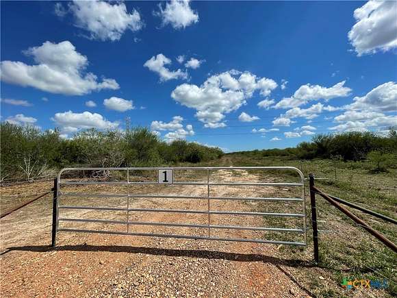 10 Acres of Land for Sale in Victoria, Texas