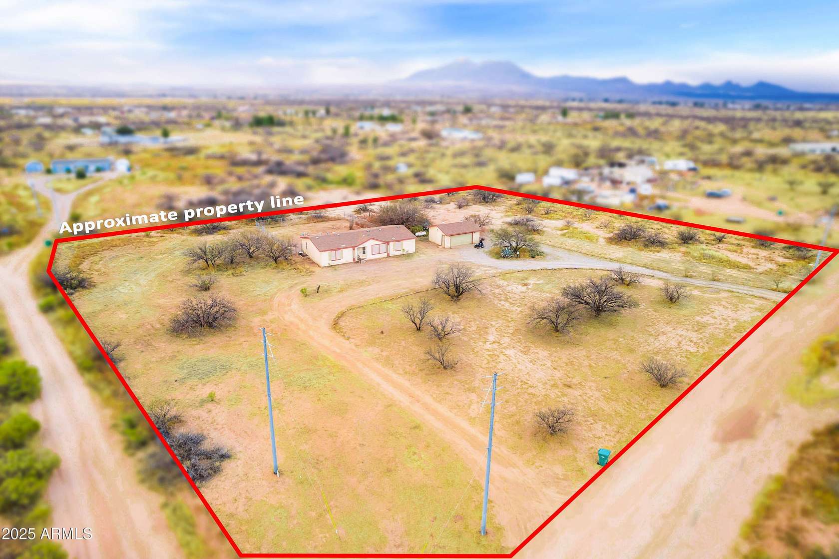 4 Acres of Residential Land with Home for Sale in Hereford, Arizona