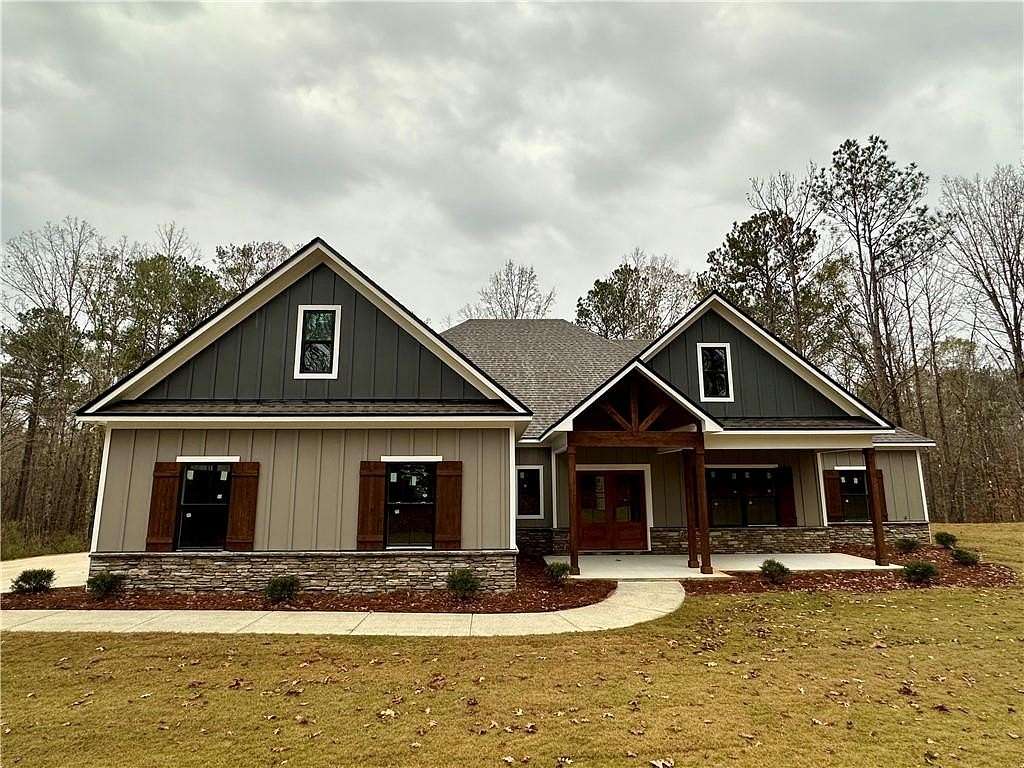 3 Acres of Residential Land with Home for Sale in Salem, Alabama