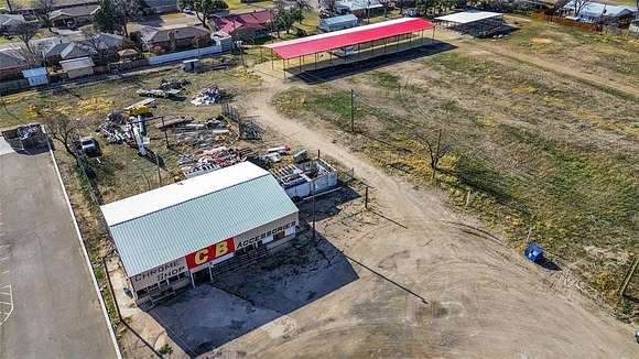 4 Acres of Improved Commercial Land for Sale in Roscoe, Texas