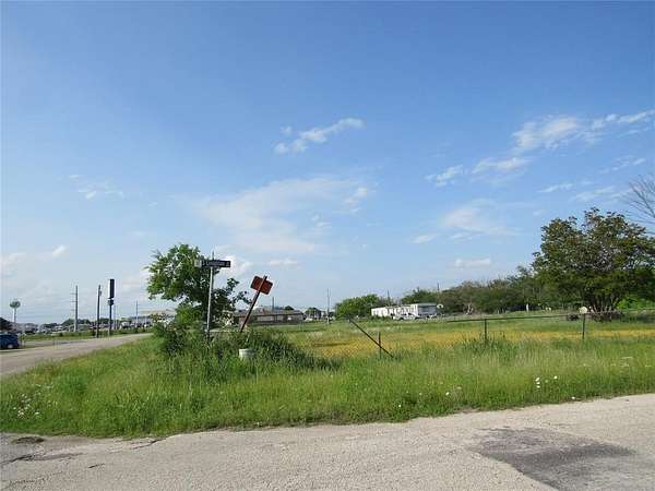0.46 Acres of Commercial Land for Sale in Hudson Oaks, Texas