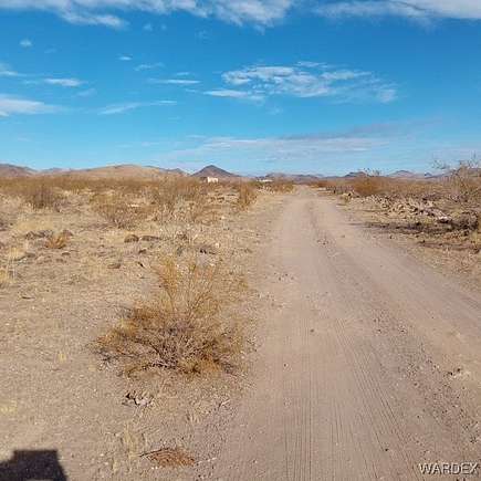 2.35 Acres of Residential Land for Sale in Golden Valley, Arizona