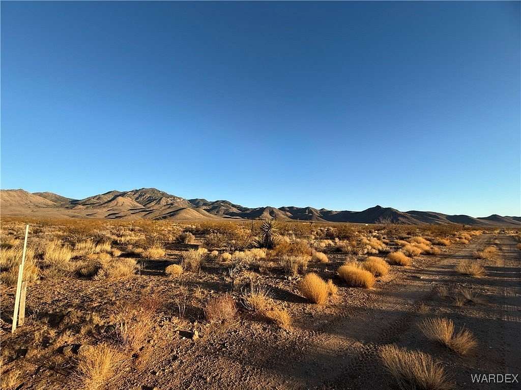 1.05 Acres of Residential Land for Sale in Dolan Springs, Arizona