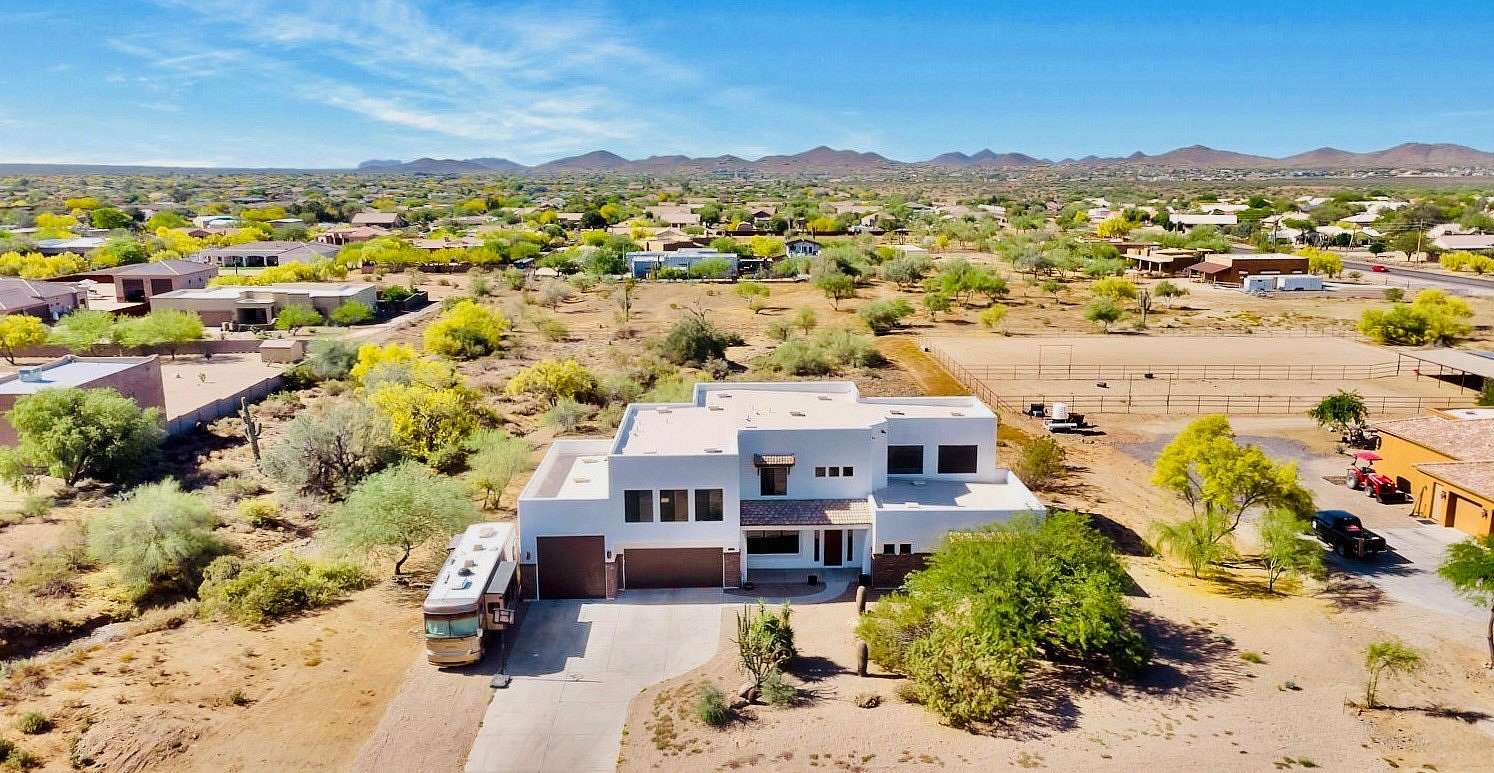 2.1 Acres of Residential Land with Home for Sale in Phoenix, Arizona