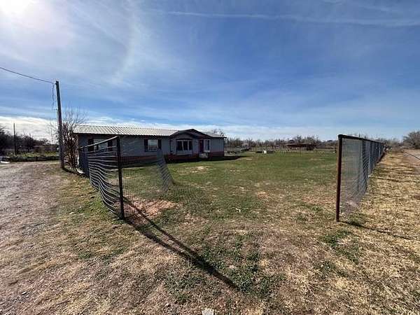 4.5 Acres of Residential Land with Home for Sale in Chillicothe, Texas
