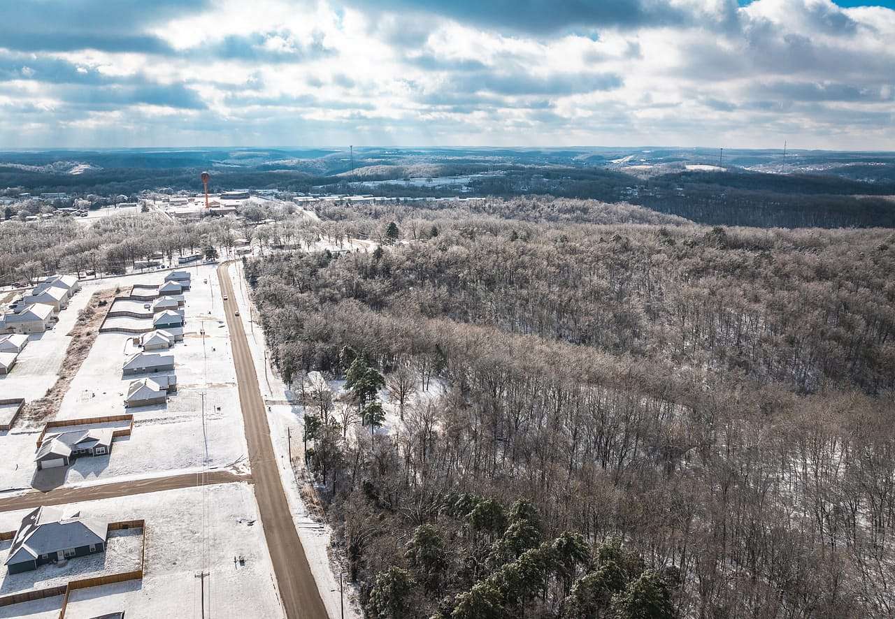 134 Acres of Land for Sale in St. Robert, Missouri