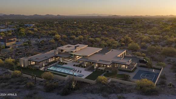 9.4 Acres of Residential Land with Home for Sale in Scottsdale, Arizona